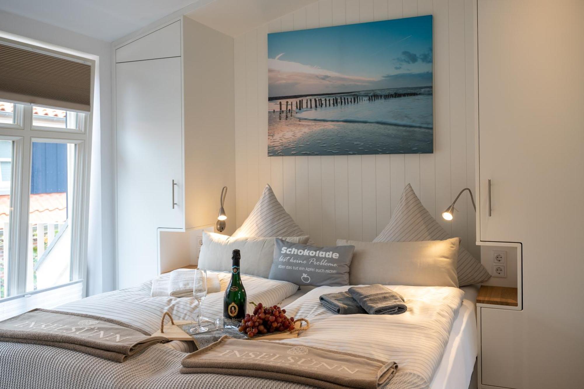 Inselsuenn Hotel Und Apartments 슈피케로크 외부 사진