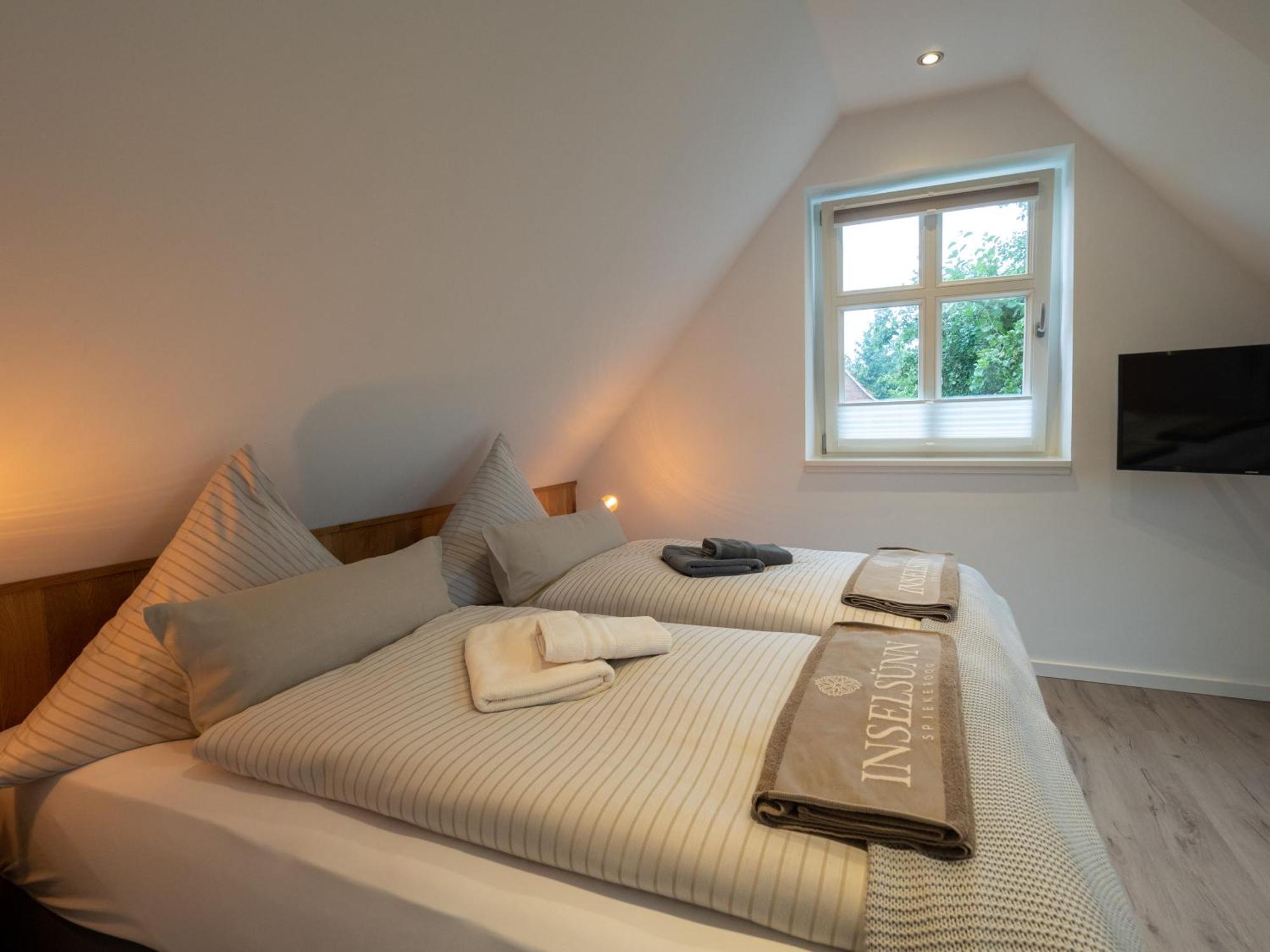 Inselsuenn Hotel Und Apartments 슈피케로크 외부 사진
